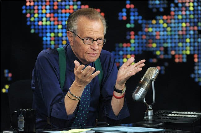 Huyền thoại truyền hình 87 tuổi của Mỹ nằm viện vì COVID-19 Ông Larry King. Ảnh: Getty