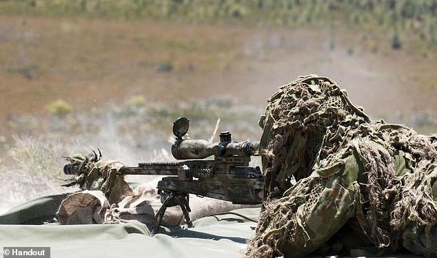 Xạ thủ Anh tiêu diệt 5 chiến binh IS bằng một phát đạn từ khoảng cách 3.000m Một binh sĩ của lực lượng SAS. Ảnh: Daily Mail