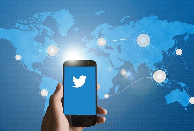 2 cựu nhân viên Twitter bị buộc tội làm gián điệp Tính đến đầu năm 2019, Twitter có 321 triệu người dùng hoạt động thường xuyên, đến từ nhiều nước trên thế giới, trong đó có Việt Nam. Ảnh: Scroll.
