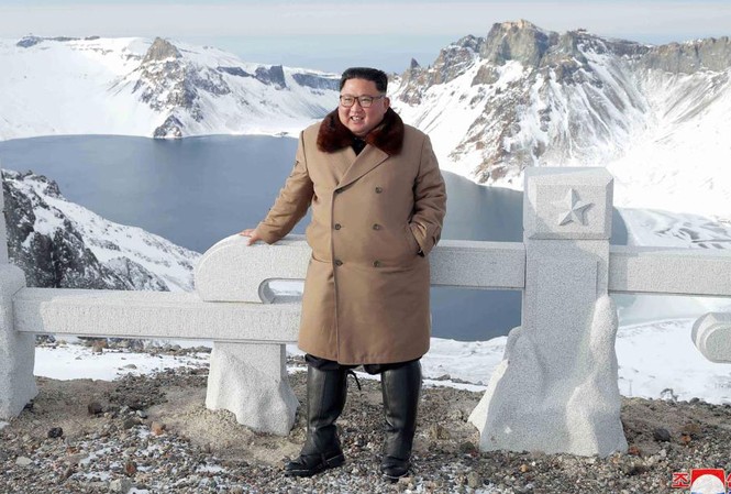 Triều Tiên thử nghiệm quan trọng tại bãi phóng tên lửa Nhà lãnh đạo Triều Tiên Kim Jong Un vừa lại bị Tổng thống Mỹ Donald Trump gọi là “Ông Tên lửa”