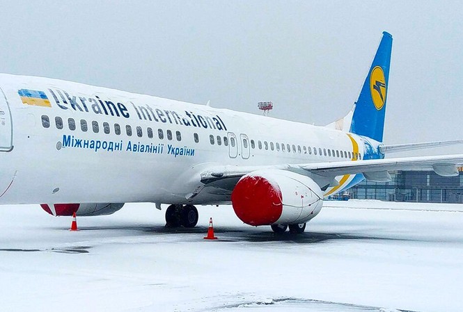 Máy bay Ukraine chở 180 người rơi ở Iran, nhiều nước hủy chuyến qua vùng Vịnh Một chiếc Boeing 737 của Ukraine International Airlines. Ảnh minh họa.