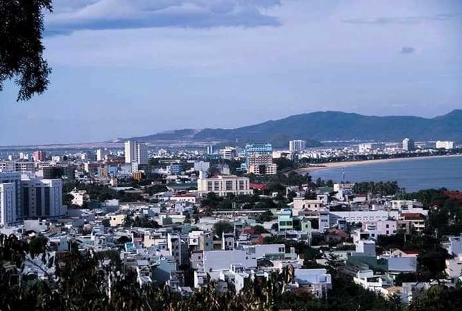 UBND tỉnh Bình Định phê bình nghiêm khắc UBND thành phố Một góc TP Quy Nhơn. Ảnh: Trương Định