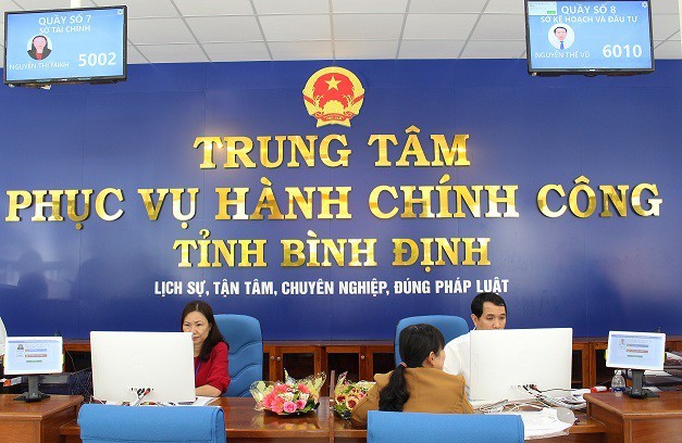 Ứng xử không chuẩn mực, cán bộ Văn phòng đăng ký đất đai bị kiểm điểm Ứng xử không chuẩn mực, cán bộ Văn phòng Đăng ký đất đai bị kiểm điểm.