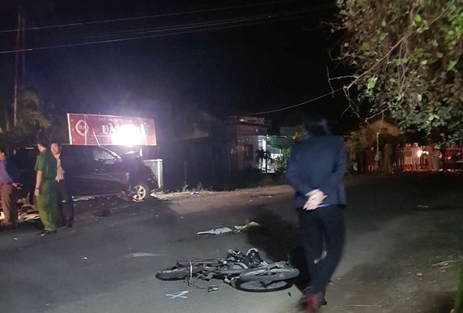 Khởi tố, bắt tạm giam tài xế gây tai nạn liên hoàn khiến 4 người chết Vụ tai nạn liên hoàn đã làm 4 người chết và 3 người khác bị thương.