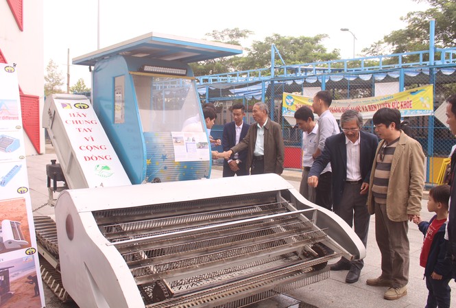 Xe gom rác thủy bộ giành giải nhất Cuộc thi sinh viên NCKH Đà Nẵng Xe gom rác thủy bộ giành giải Nhất Cuộc thi sinh viên NCKH Đà Nẵng 2019