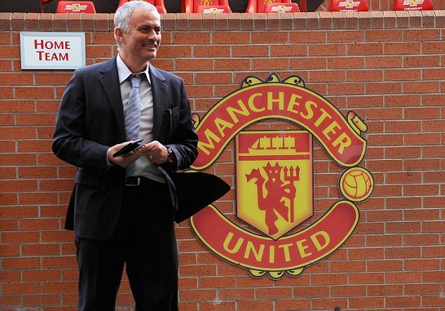 Bản tin Thể thao sáng: Mourinho tiết lộ “sẽ dẫn dắt M.U” Mourinho thừa nhận sẽ dẫn dắt M.U trong thời gian tới.