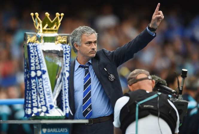 M.U 'bấm bụng' chi tiền giải thoát cho Mourinho Tên của Jose Mourinho vẫn thuộc quyền sở hữu của Chelsea.