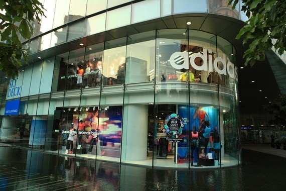 Adidas có thể kiếm 2 tỷ euro từ EURO 2016 Adidas có thể bội thu từ EURO 2016.