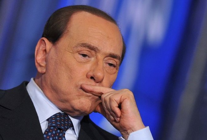 AC Milan rơi vào tay người Trung Quốc Chủ tịch Silvio Berlusconi đã quyết định bán AC Milan.