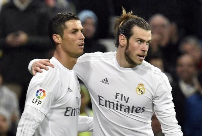 Real Madrid biệt đãi Bale, ngang bằng Ronaldo Real Madrid tăng lương cho Bale ngang bằng Ronaldo.