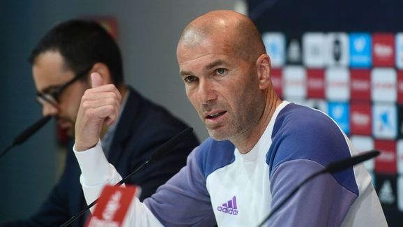 Trước derby Madrid, HLV Zidane bất an cho tương lai HLV Zidane bất an cho tương lai tại Real Madrid.