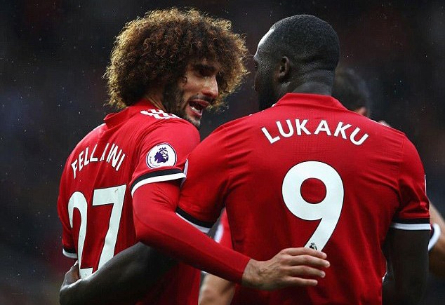 M.U nhận liên tiếp tin vui về nhân sự Romelu Lukaku và Marouane Fellaini đã sẵn sàng ra sân.
