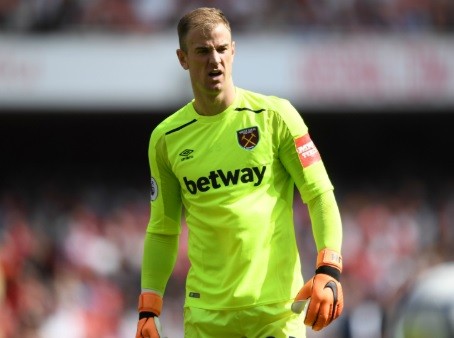 Man City bán Joe Hart với giá rẻ… như cho Thủ thành Joe Hart.