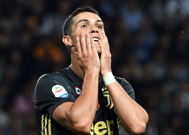 'Sếp' Juventus bật mí bất ngờ về thương vụ mua Ronaldo Cristiano Ronaldo vẫn chưa thể ghi bàn cho Juventus.