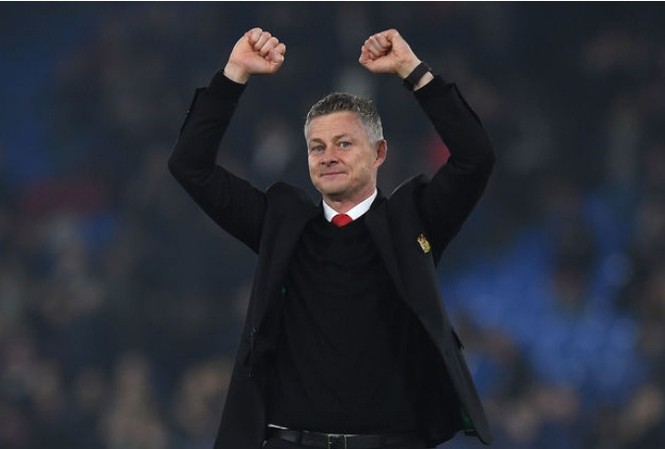 Đích thân sếp lớn đến sân tập báo tin vui cho HLV Man United HLV Ole Gunnar Solskjaer có cơ hội dẫn dắt M.U theo bản hợp đồng dài hạn.