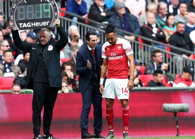 'Sát thủ' Aubameyang rời Arsenal nếu HLV Emery còn tại vị? Pierre-Emerick Aubameyang không vui với thành tích của Arsenal thời gian gần đây.