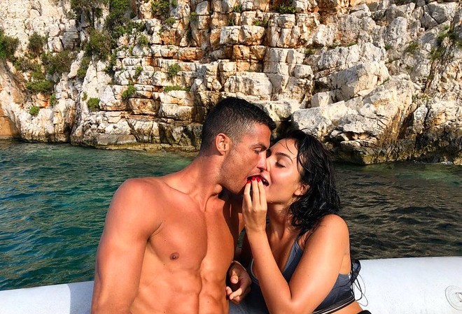 Ronaldo đã bí mật làm đám cưới ở... châu Phi? Cristiano Ronaldo và Georgina Rodriguez đã bí mật làm đám cưới cách đây hơn 3 tháng?