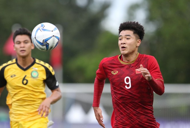 Đức Chinh 'nổ súng' tưng bừng, U22 Việt Nam dội mưa gôn vào lưới Brunei Đức Chinh lập hat-trick. Ảnh: Hữu Phạm