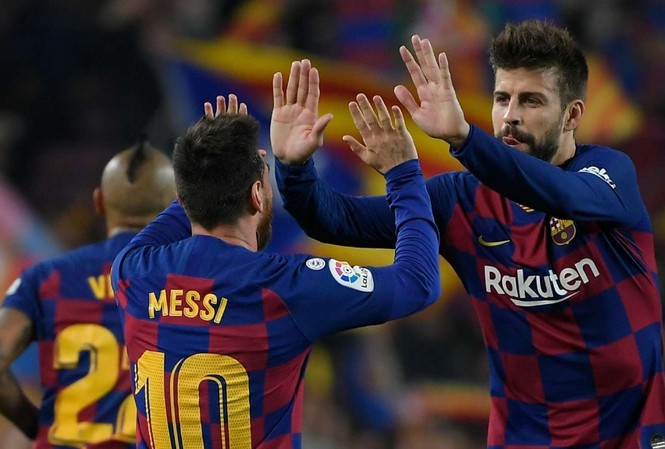 Vì dịch Covid-19, các ngôi sao Barcelona chấp nhận giảm lương Các ngôi sao Barcelona đồng ý giảm lương trong mùa dịch Covid-19.