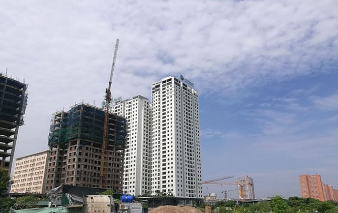 Hàng loạt khu đô thị Hà Nội phải làm rõ việc quá tải, thiếu hạ tầng Chung cư cao cấp Ecolife (phường Xuân La, quận Tây Hồ) là trong những dự án bị Thành ủy, UBND TP Hà Nội yêu cầu quận Tây Hồ kiểm tra, xử lý.