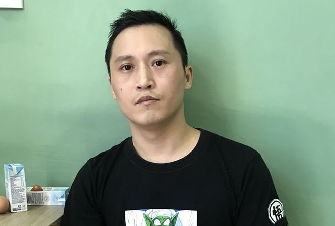 Thêm đối tượng người Trung Quốc trốn nã tại Đà Nẵng bị bắt giữ Đối tượng Xu Yuan (quốc tịch Trung Quốc) vừa bị công an Đà Nẵng bắt. Ảnh : CA