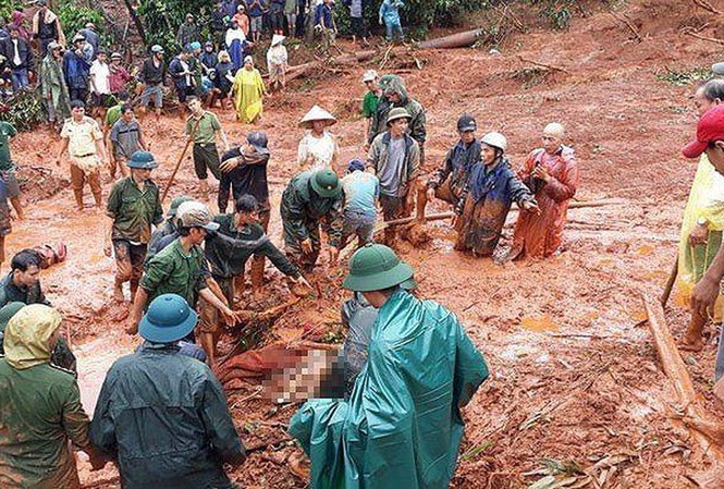 Di dân khẩn cấp vì nguy cơ vỡ đập thủy điện ở Đắk Nông Vụ sạt lở đất xảy ra rạng sáng 8/8, tại khu vực xã Đắk Sin (Đắk R'lấp, Đắk Nông), vùi lấp hoàn toàn một căn nhà, bên trong có hai vợ chồng trẻ và một con nhỏ.