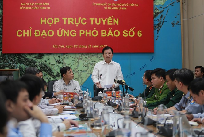 Bão số 6 giật cấp 14-15: Chủ động cấm biển, cho học sinh nghỉ học Phó Thủ tướng Trịnh Đình Dũng yêu cầu các địa phương chủ động cấm biển, sơ tán dân khỏi khu vực nguy hiểm, cho học sinh nghỉ học để ứng phó với bão.