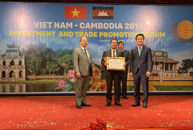 Chủ tịch Busadco lọt Top 10 “nhà quản lý, trí thức tiêu biểu” ASIA 2019 Anh hùng Lao động Hoàng Đức Thảo, Chủ tịch HĐQT, TGĐ Busadco, Chủ tịch Hiệp hội Doanh nghiệp Khoa học Công nghệ Việt Nam được vinh danh với giải thưởng TPO 10 “nhà quản lý, trí thức tiêu biểu hội nhập ASIA 2019”.