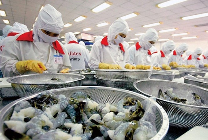 Hàng mắc tại cảng vì dịch COVID-19, kiến nghị giảm 50% phí cắm điện Tính đến hết tháng 3/2020, xuất khẩu thủy sản của cả nước mới đạt trên 1,5 tỷ USD, giảm tới 14,2% so với cùng kỳ năm ngoái.