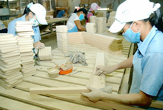 Doanh nghiệp nhỏ, siêu nhỏ tìm các chính sách hỗ trợ do COVID-19 ở đâu? Theo VCCI, tính đến tháng 10 năm nay, hơn 70.000 doanh nghiệp tạm ngừng hoạt động và đóng cửa, chủ yếu là doanh nghiệp nhỏ và vừa (SMEs) và hộ kinh doanh cá thể, ảnh hưởng tới hơn 31 triệu người lao động.