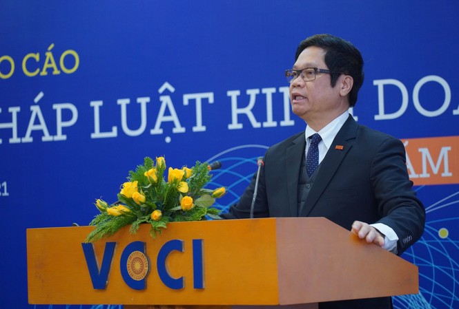 Chủ tịch VCCI: Tư duy cũ vẫn thấp thoáng trong văn bản luật về kinh doanh Chủ tịch VCCI Vũ Tiến Lộc cho rằng, vẫn còn thấp thoáng tư duy, cách làm cũ trong những van bản pháp luật về kinh doanh mới ban hành.