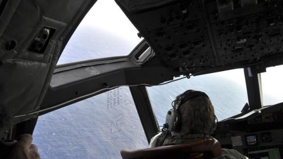 Tín hiệu dò thấy không phải của hộp đen MH370 Chiến dịch tìm kiếm MH370 tập trung ở nam Ấn Độ Dương
