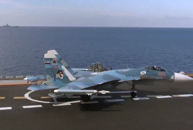 Trúng không kích của Nga, 3 trùm khủng bố bị tiêu diệt Chiến đấu cơ Su-33 trên tàu sân bay Đô đốc Kuznetsov