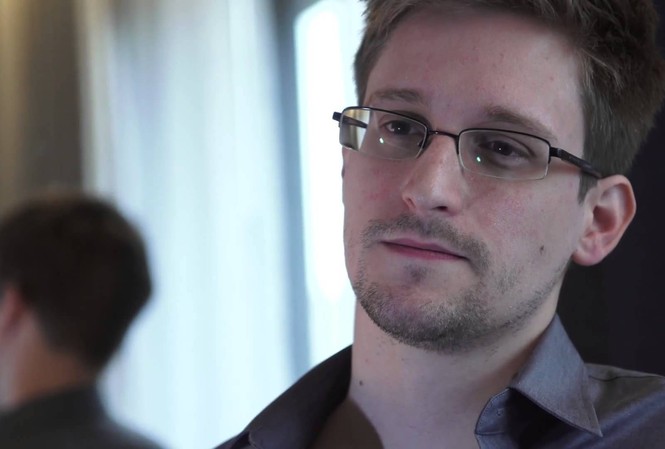 ‘Kẻ lộ mật' Snowden lên tiếng vụ Mỹ ném siêu bom xuống Afghanistan Cựu nhân viên NSA Edward Snowden.