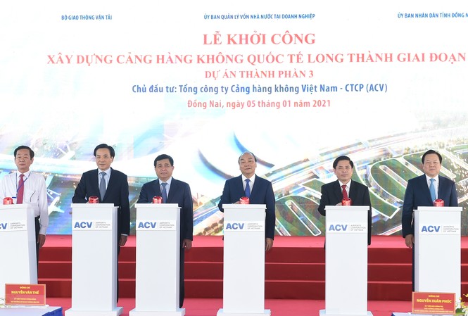Thủ tướng bấm nút khởi công xây dựng Cảng hàng không quốc tế Long Thành giai đoạn 1 – dự án thành phần 3. Ảnh VGP/Quang Hiếu