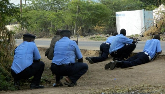Xả súng tấn công trường đại học, 34 người thương vong Cảnh sát Kenya. Ảnh: BBC