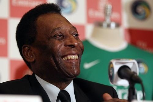 Huyền thoại bóng đá Pele nhập viện Pele phải nhập viện ở Sao Paolo để làm phẫu thuật. (Ảnh: The Mirror)