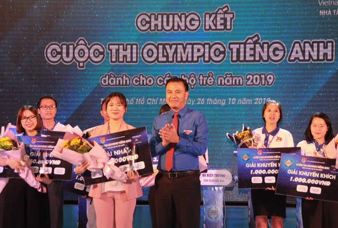 Nguyễn Hà Linh đoạt giải nhất cuộc thi Olympic tiếng Anh cho cán bộ trẻ năm 2019 Nguyễn Hà Linh đoạt giải nhất cuộc thi Olympic tiếng Anh cho cán bộ trẻ năm 2019