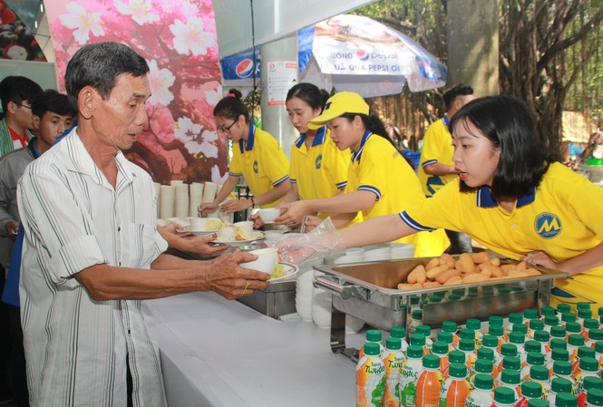 Hơn 7.000 người chung vui ngày hội nhân ái dành cho người khuyết tật Hơn 7.000 người chung vui ngày hội nhân ái dành cho người khuyết tật