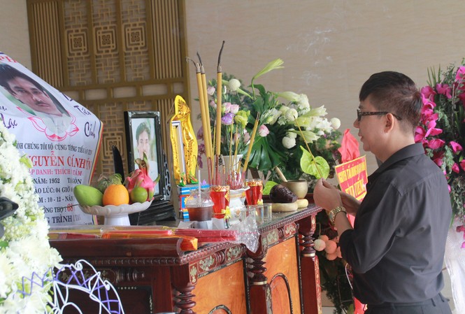 Con gái NSƯT Chánh Tín: 'Tro cốt ba sẽ hòa vào dòng suối nơi ông nội yên nghỉ' Con gái NSƯT Chánh Tín: 'Tro cốt ba sẽ hòa vào dòng suối nơi ông nội yên nghỉ'