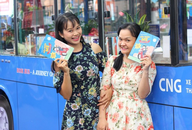 Hai nữ nhà báo trẻ ra mắt sách gia đình nhân dịp 21/6 Hai nữ nhà báo trẻ ra mắt sách gia đình nhân dịp 21/6