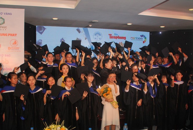 Báo Tiền Phong công bố 50 tân sinh viên nhận học bổng “Nâng bước thủ khoa” Tân sinh viên nhận học bổng "Nâng bước thủ khoa" năm 2018