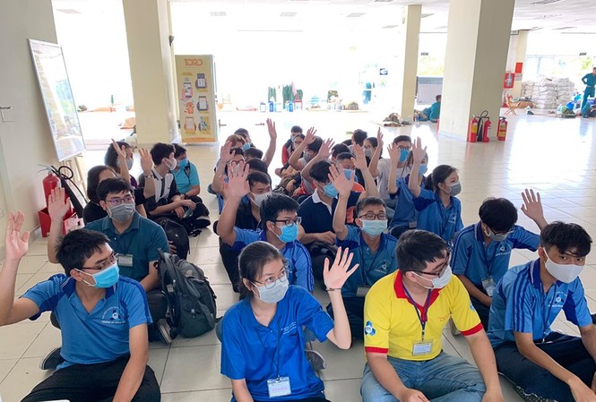 Sinh viên ĐHQG TPHCM chưa biết ngày quay trở lại trường do dịch COVID-19 Nhiều trường tiếp tục cho sinh viên nghỉ học mà chưa hẹn ngày quay trở lại