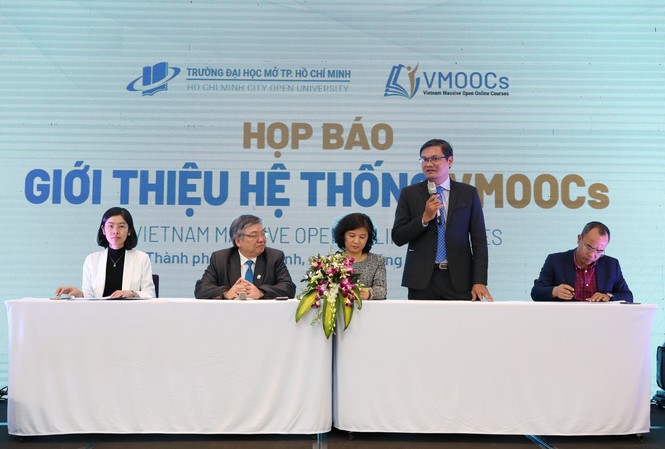 Ra mắt hệ thống học trực tuyến miễn phí cho cộng đồng GS-TS Nguyễn Minh Hà, Hiệu trưởng Trường ĐH Mở TPHCM giới thiệu về hệ thống VMOOCs