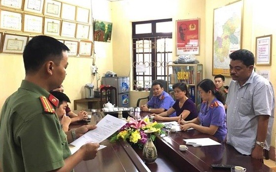 Tỉnh ủy Hà Giang nói gì về 151 cán bộ, đảng viên liên quan gian lận điểm thi? Cơ quan đọc lệnh khởi tố, tạm giam đối với bị can Nguyễn Thanh Hoài.