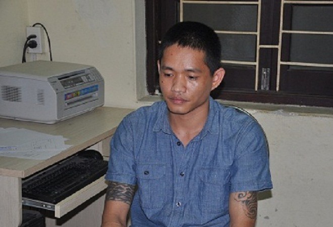 Điều tra trùm giang hồ Trưởng 'hàng' chuyên bảo kê, nhận chạy án ở Hải Dương Đối tượng Hoàng Văn Trưởng tại cơ quan công an năm 2015.