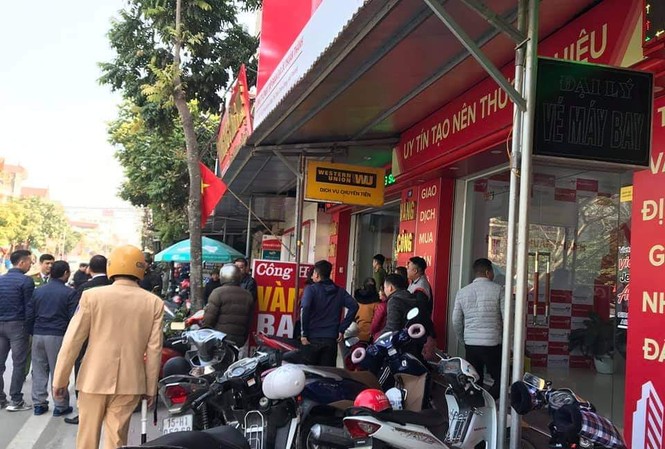 Thanh niên táo tợn mang dao đi cướp tiệm vàng giữa ban ngày ở Hải Phòng Thanh niên táo tợn mang dao đi cướp tiệm vàng giữa ban ngày ở Hải Phòng