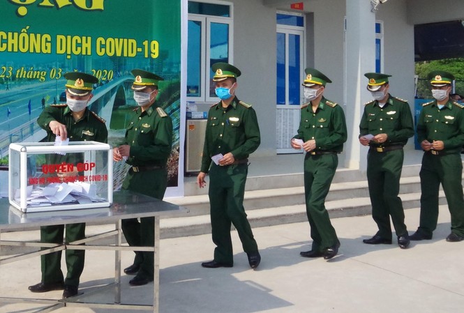 Chiến sĩ biên phòng quyên góp ủng hộ phòng, chống Covid-19 Cán bộ, chiến sĩ Đồn Biên phòng Cửa khẩu quốc tế Móng Cái quyên góp ủng hộ phòng chống Covid-19