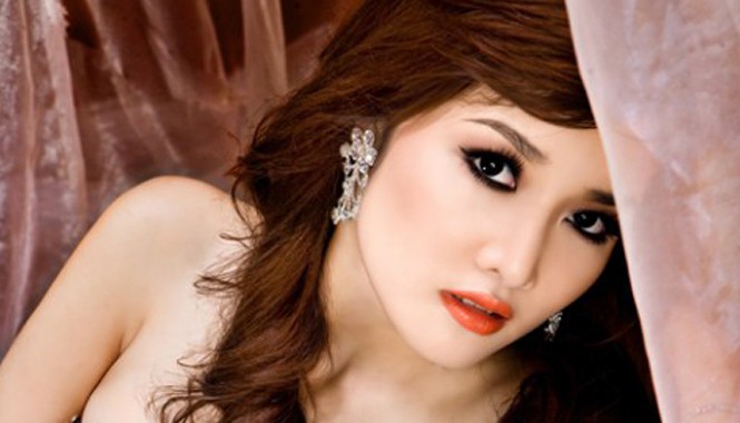 Triệu Thị Hà: Xin trả, rồi lại xin giữ vương miên hoa hậu Triệu Thị Hà: Xin trả, rồi lại xin giữ vương miên hoa hậu