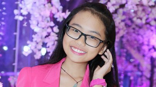 Phương Mỹ Chi sẽ đoạt giải thưởng 1 tỷ đồng? Hôm tối chủ nhật vừa qua, Phương Mỹ Chi một lần nữa được nhận giải "Bài hát yêu thích nhất tháng" của chương trình "Bài hát yêu thích". Điều đó có nghĩa chị Bảy đang gần chạm vào giải thưởng 1 tỷ đồng.